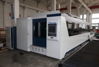 Laserový řezací stroj na 12 000 W